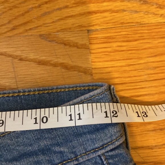 NWT Levi’s High Waisted Tapered Jeans in FYI in Size 24 x 29 - Picture 16 of 16